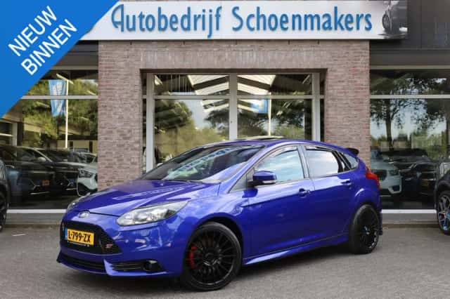 Ford Focus (2013) thumbnail 1
