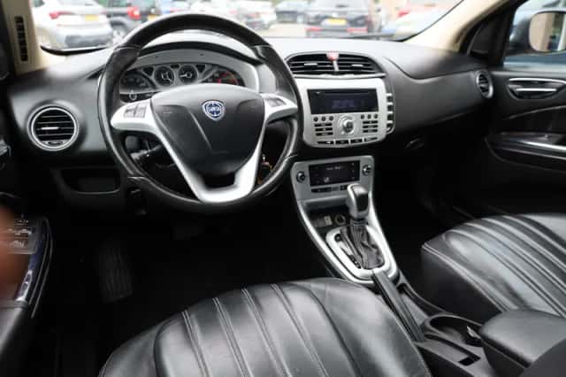 Lancia Delta (2010) thumbnail 5