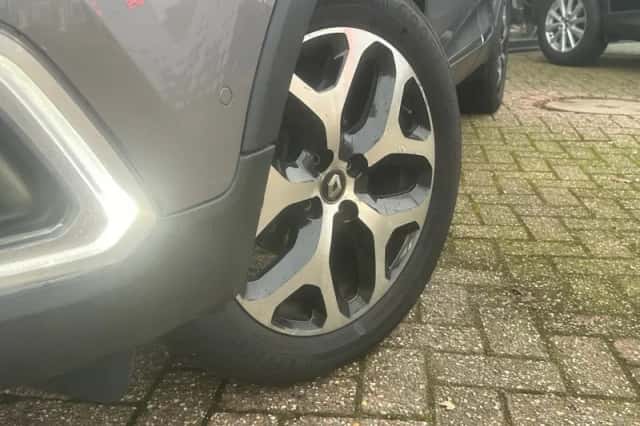 Renault Captur (2018) thumbnail 4