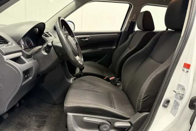 Suzuki Swift (2014) thumbnail 2