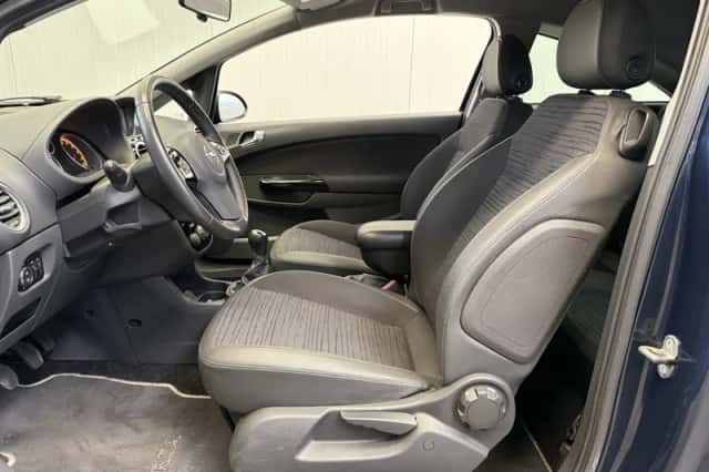 Opel Corsa (2014) thumbnail 2