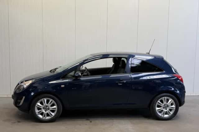 Opel Corsa (2014) thumbnail 3