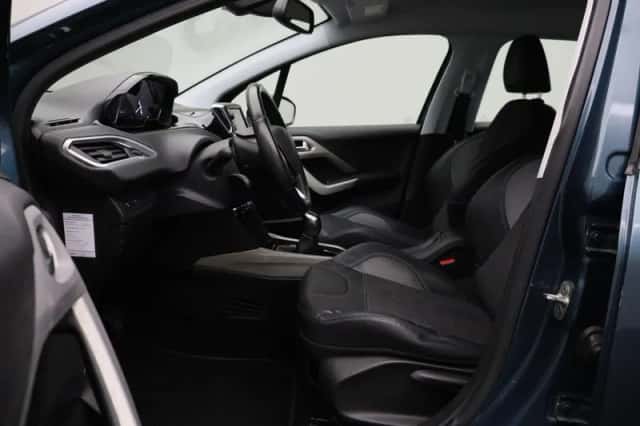 Peugeot 2008 (2015) thumbnail 5