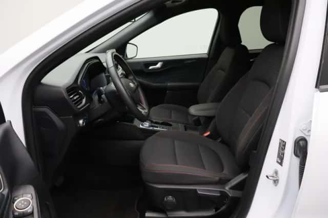 Ford Kuga (2022) thumbnail 4