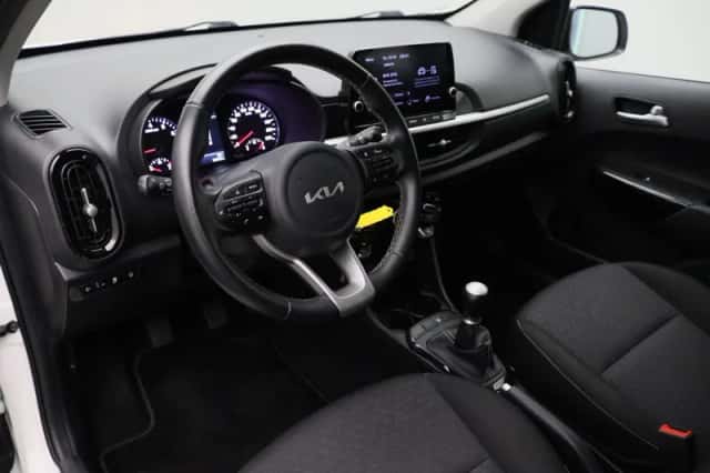 Kia Picanto (2023) thumbnail 6