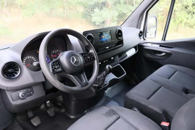 Mercedes-Benz Sprinter (2021) thumbnail 2