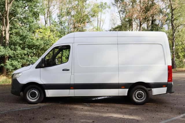Mercedes-Benz Sprinter (2021) thumbnail 3