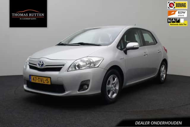 Toyota Auris (2012) thumbnail 1