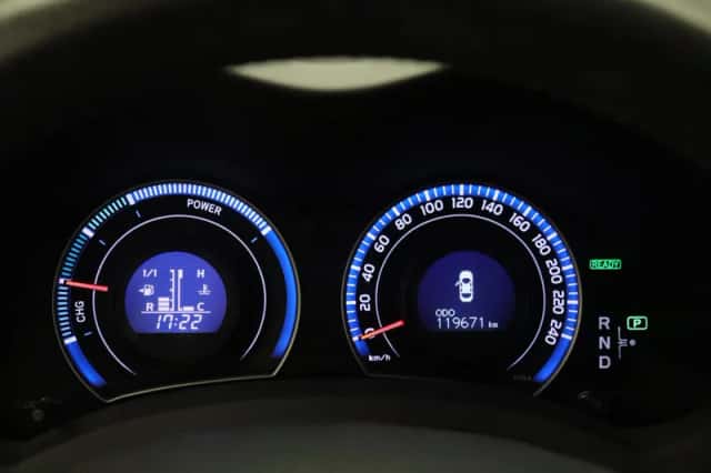 Toyota Auris (2012) thumbnail 4