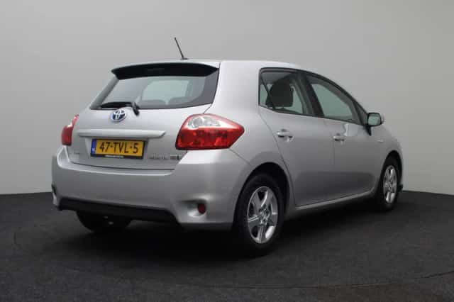 Toyota Auris (2012) thumbnail 5
