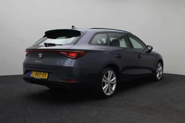 SEAT Leon Sportstourer (2021) thumbnail 3
