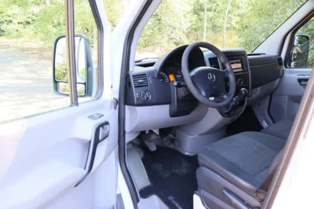 Mercedes-Benz Sprinter (2013) thumbnail 6