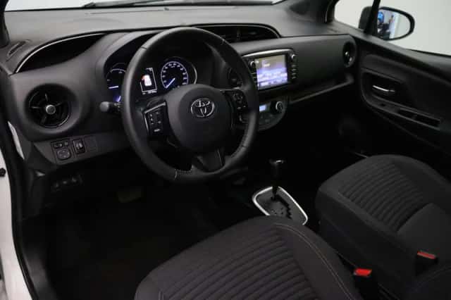 Toyota Yaris (2018) thumbnail 5