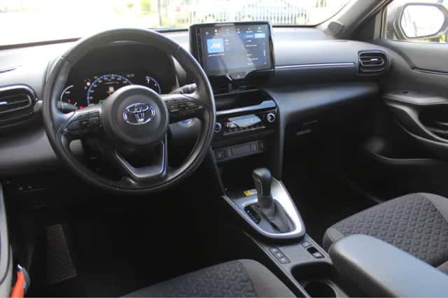 Toyota Yaris Cross (2021) thumbnail 2