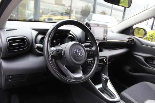 Toyota Yaris (2020) thumbnail 2