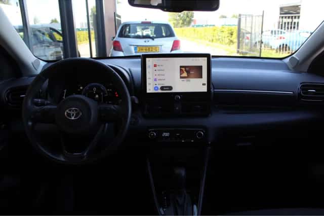 Toyota Yaris (2024) thumbnail 4