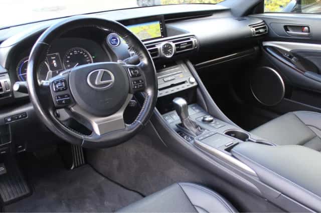 Lexus RC (2020) thumbnail 2