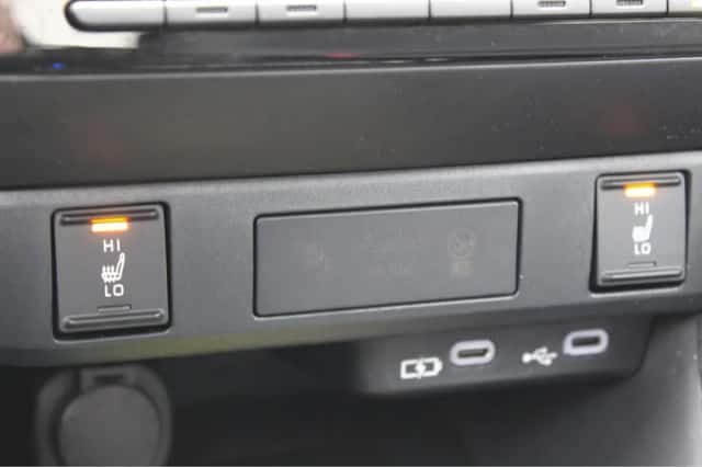 Toyota Yaris (2024) thumbnail 4