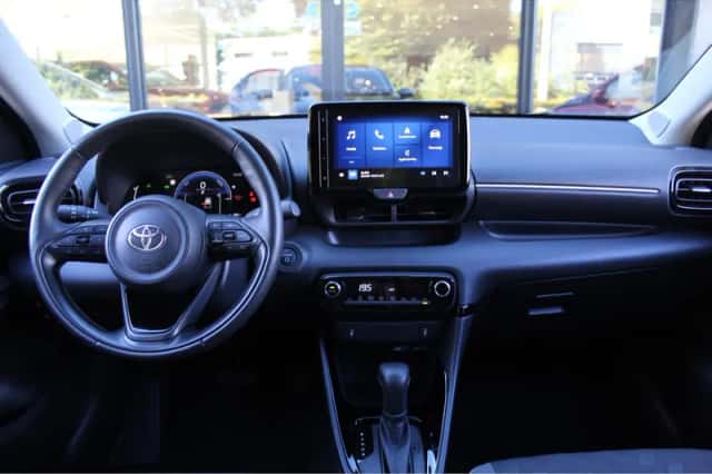Toyota Yaris (2025) thumbnail 4
