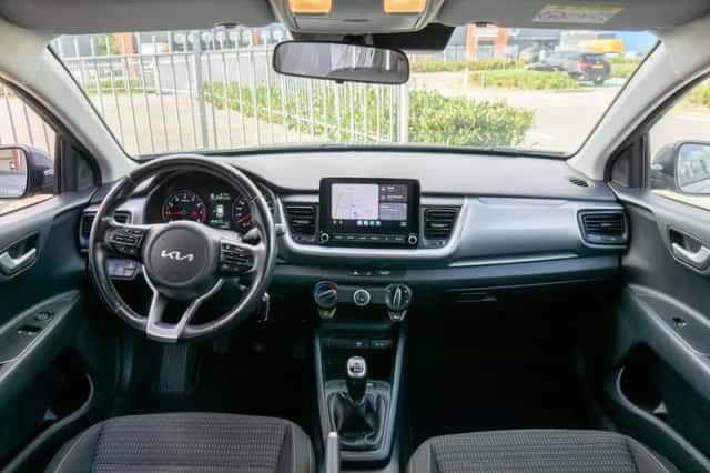Kia Stonic (2021) thumbnail 6