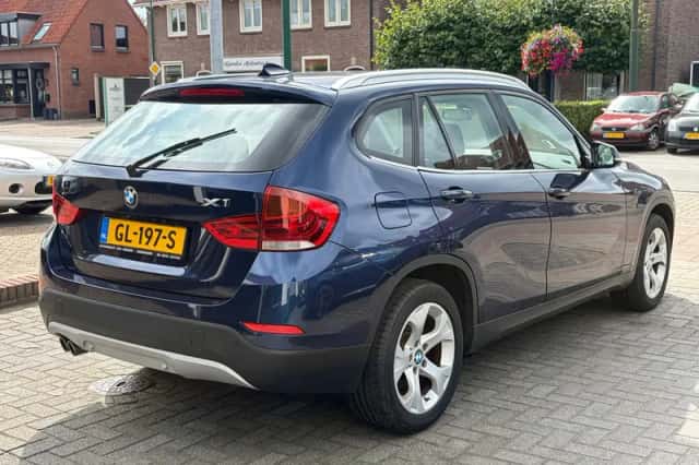 BMW X1 (2015) thumbnail 5