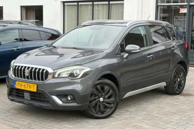 Suzuki S-Cross (2017) thumbnail 1