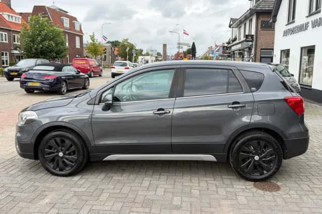 Suzuki S-Cross (2017) thumbnail 2