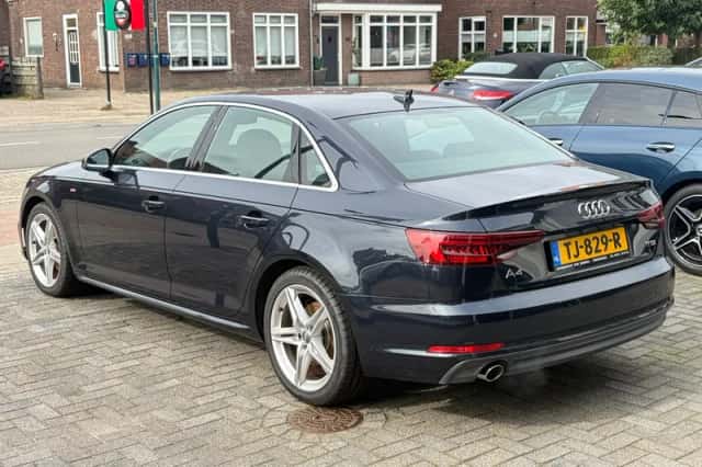 Audi A4 (2018) thumbnail 3