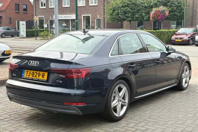 Audi A4 (2018) thumbnail 5