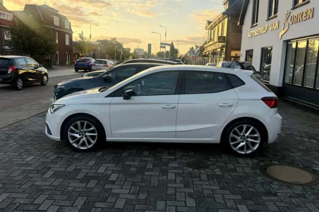 SEAT Ibiza (2023) thumbnail 4