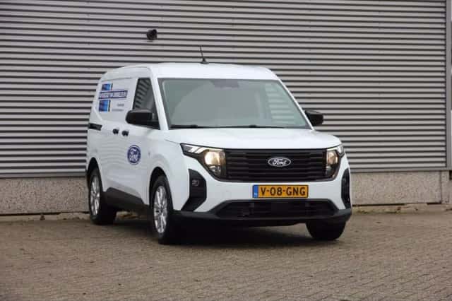 Ford Transit (2024) thumbnail 3