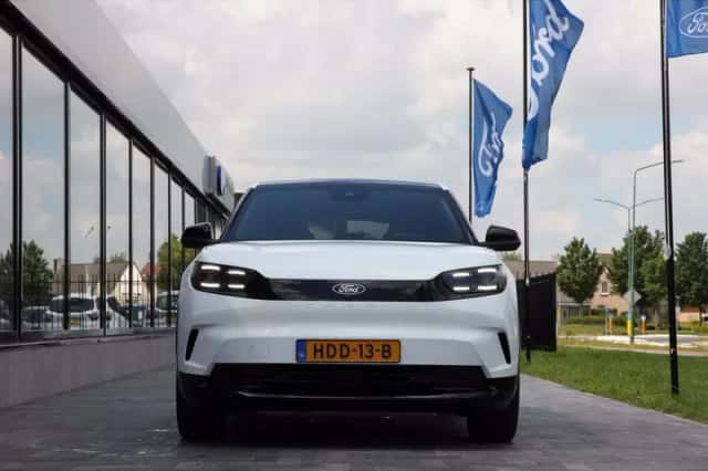 Ford Capri (2025) thumbnail 2