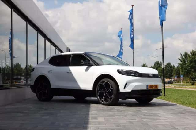 Ford Capri (2025) thumbnail 3