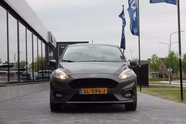 Ford Fiesta (2018) thumbnail 2