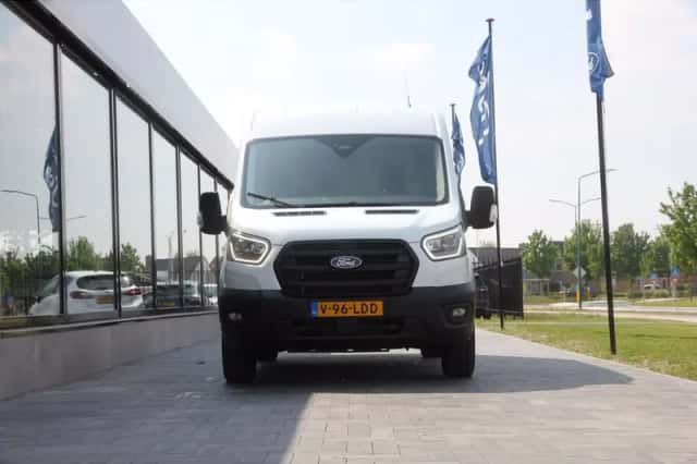 Ford Transit (2024) thumbnail 2