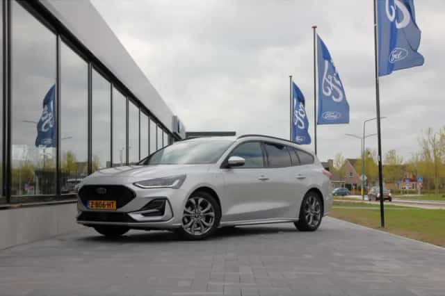 Ford Focus (2023) thumbnail 1