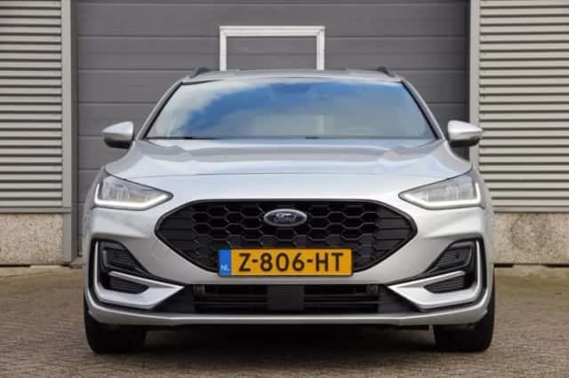 Ford Focus (2023) thumbnail 3