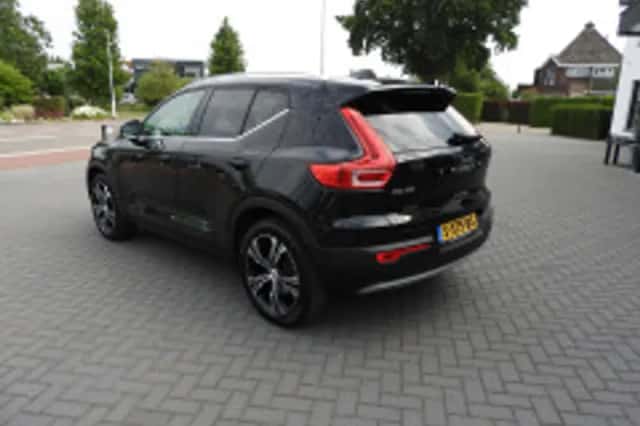 Volvo XC40 (2022) thumbnail 5