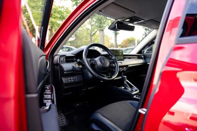 Honda HR-V (2023) thumbnail 2