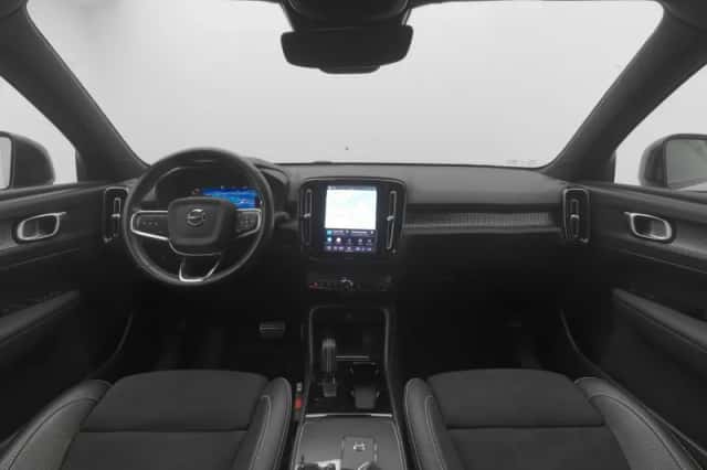 Volvo XC40 (2021) thumbnail 3