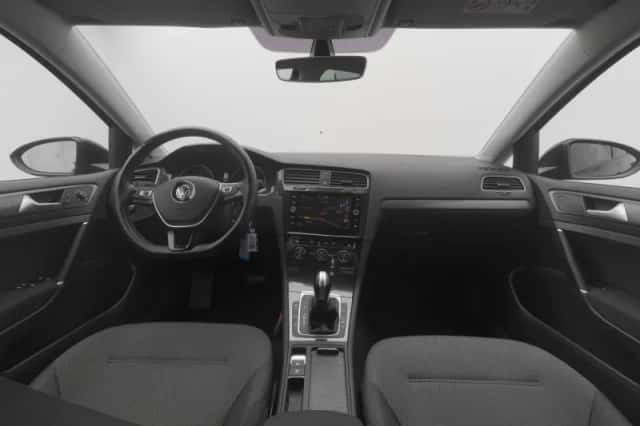 Volkswagen E-Golf (2020) thumbnail 3