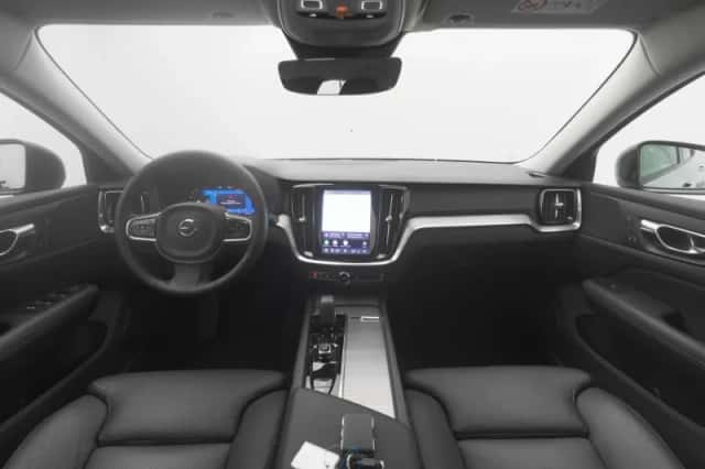 Volvo V60 (2024) thumbnail 3