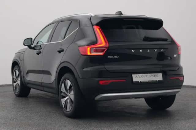 Volvo XC40 (2023) thumbnail 5