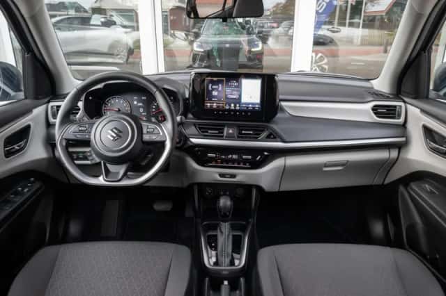 Suzuki Swift (2025) thumbnail 3