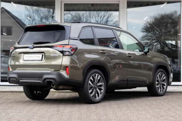 Subaru Forester (2025) thumbnail 2