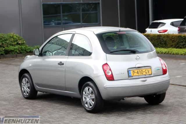 Nissan Micra (2010) thumbnail 2