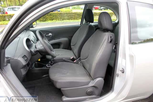 Nissan Micra (2010) thumbnail 4