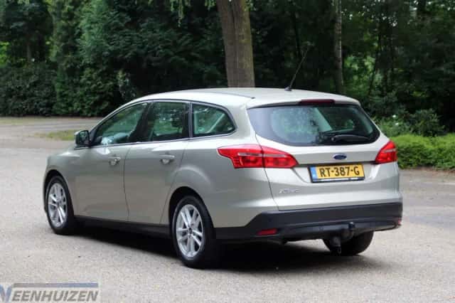 Ford Focus (2015) thumbnail 2