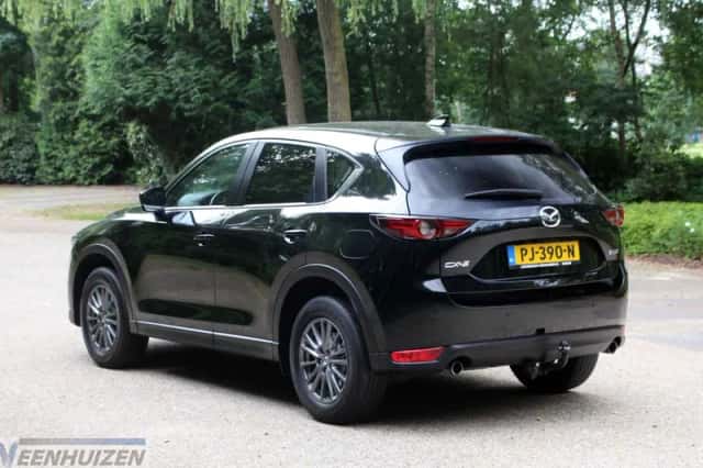 Mazda CX-5 (2017) thumbnail 2