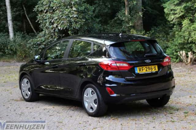 Ford Fiesta (2017) thumbnail 2